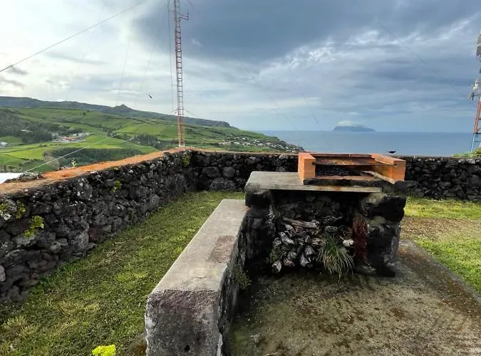 A Quinta Flores: Casa Do Corvo * Santa Cruz das Flores